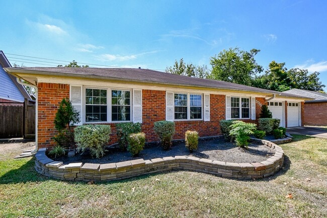 Building Photo - 5715 Ettrick Dr