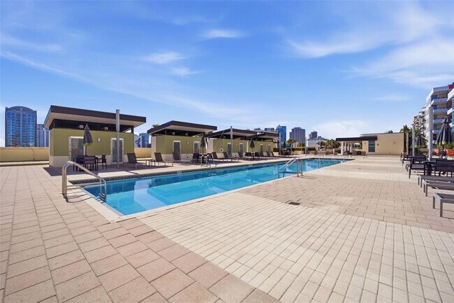 Foto del edificio - 1208 E Kennedy Blvd