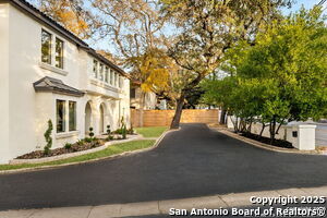 Foto del edificio - 417 E Hildebrand Ave