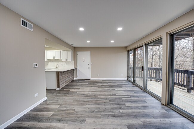 Foto del edificio - 5522 E Lake Dr