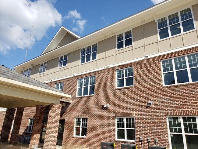 Building Photo - 104 Ash Branch Rd