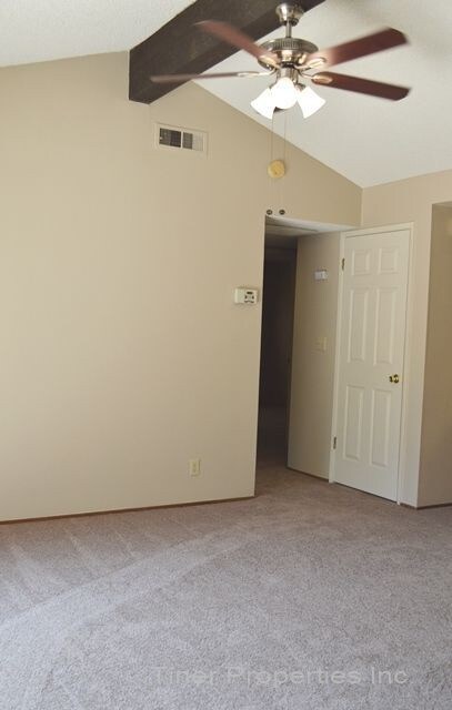 Building Photo - Large two bedroom duplex with great yard!