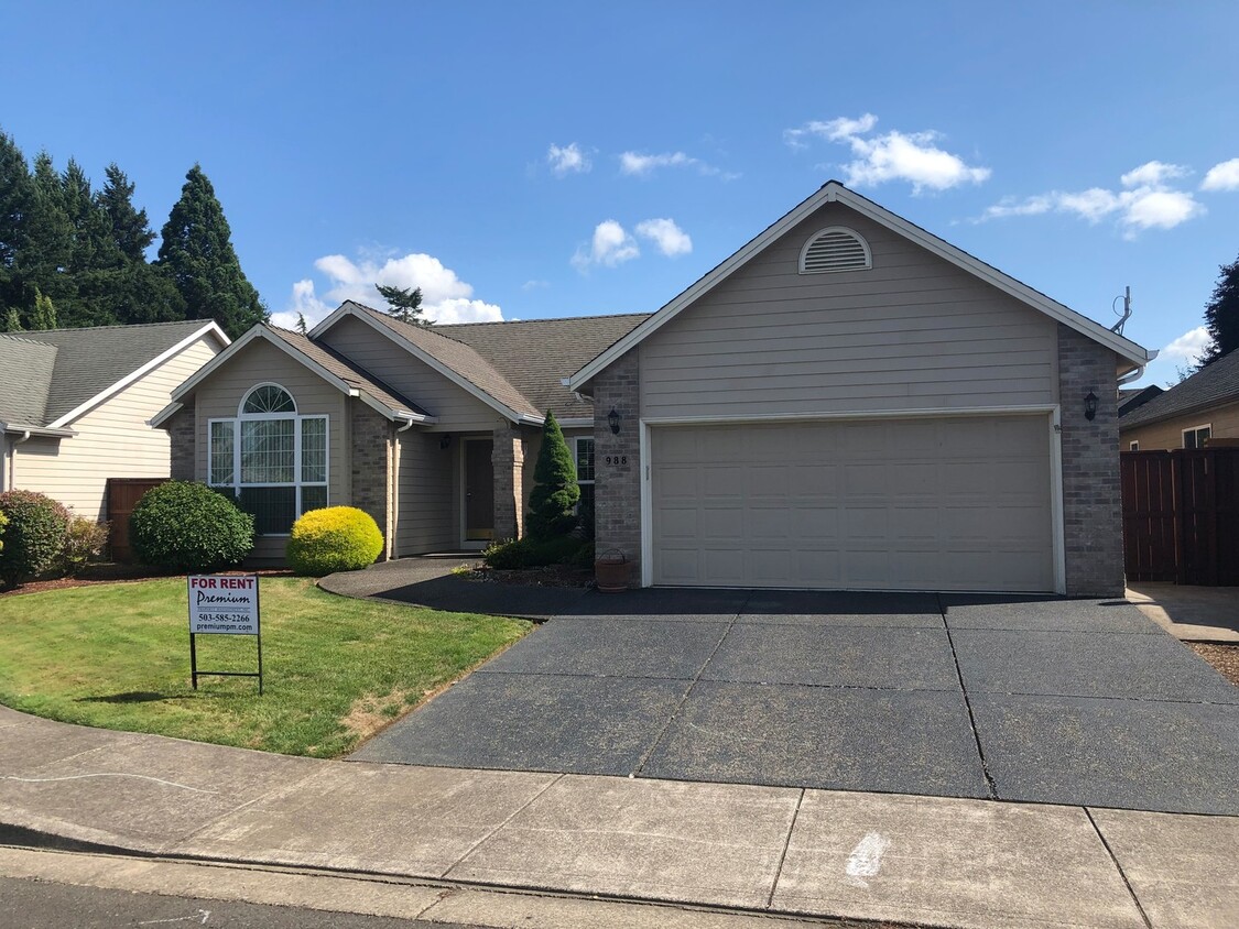 Foto principal - Larger Three Bedroom Home in Keizer