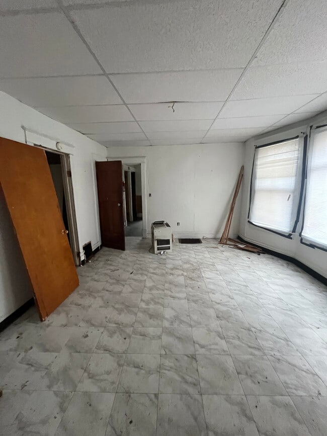 Building Photo - 406 Morton St