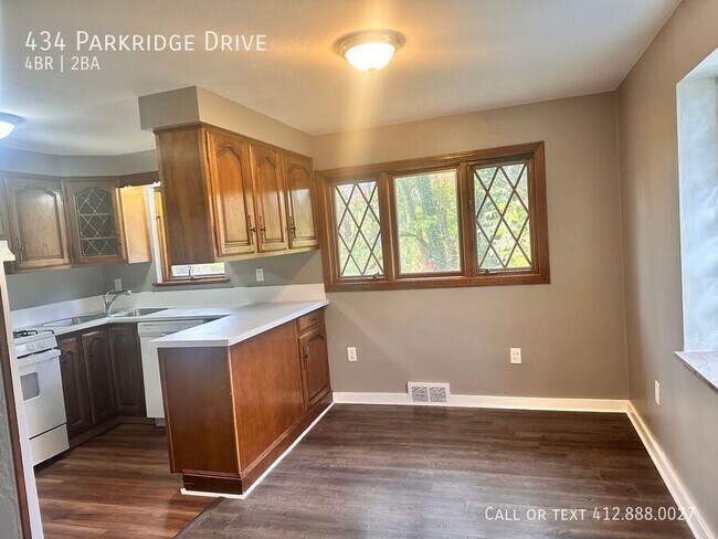 Building Photo - 4 Bedroom Newly Renovated House In Penn Hills