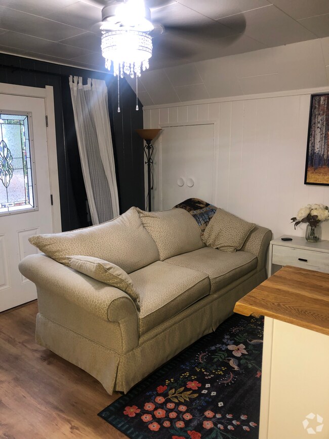 Apartments for Rent in Chemult OR with Laundry Facilities 2 Rentals