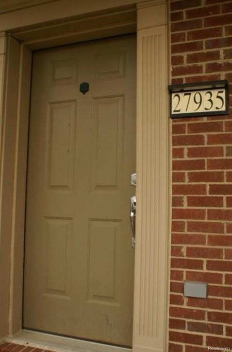 Building Photo - 27935 Hopkins Dr