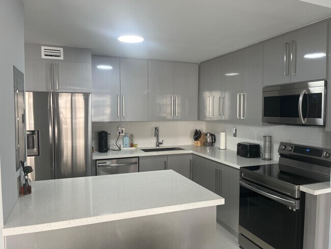 Foto del edificio - 1849 S Ocean Dr