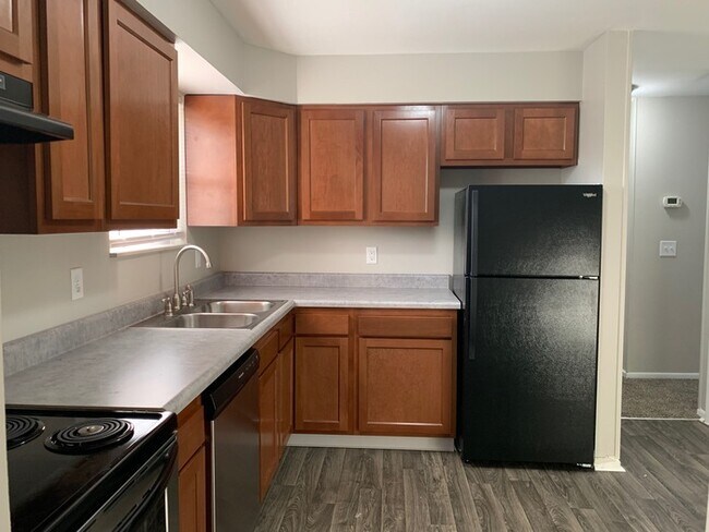 Foto del edificio - Large 4 Bedroom Home