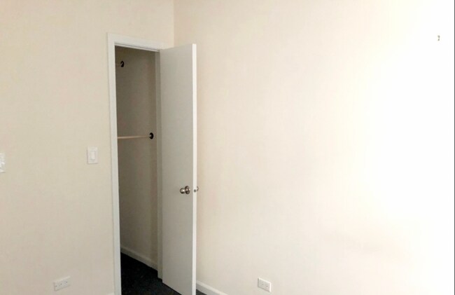 Foto del edificio - 5417 N Kenmore Ave