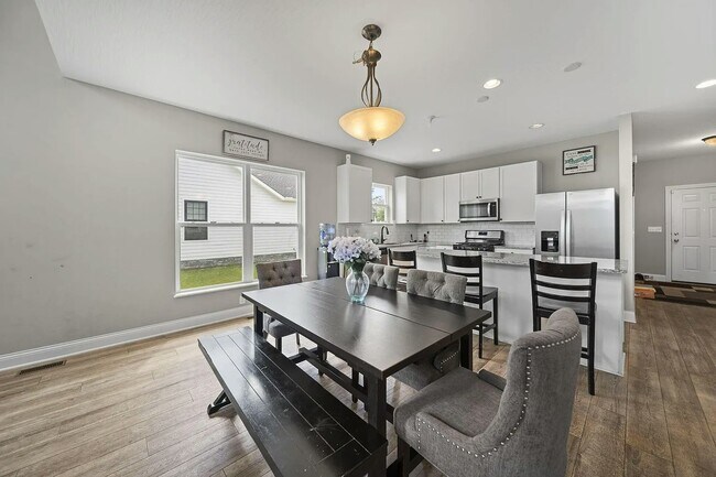 Building Photo - 7275 Kerfield Dr