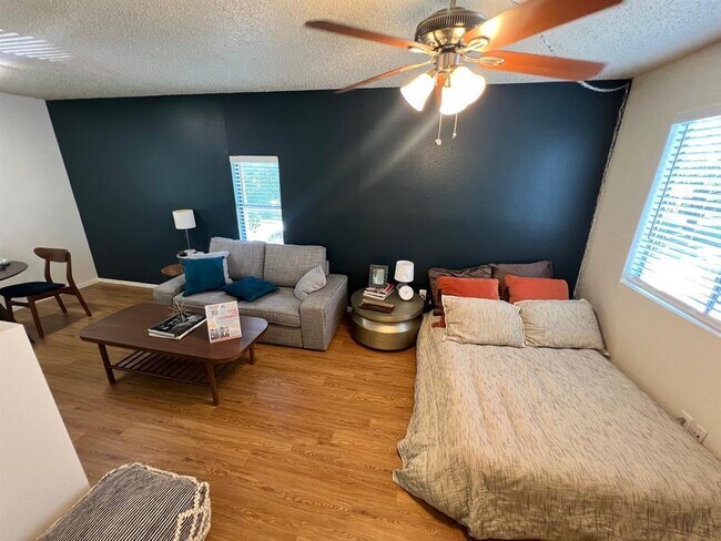 Foto del edificio - 4209 Avenue B