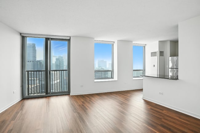 Photo - 435 W Grand Ave Apartment