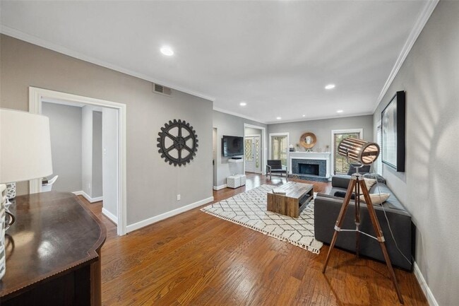 Building Photo - 624 Augusta Dr