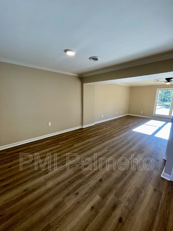 Building Photo - 4716 Palm Tree Ln
