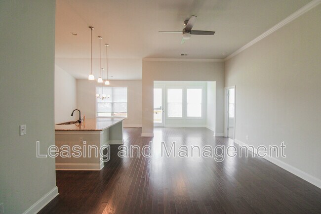 Building Photo - 333 Turnstone St