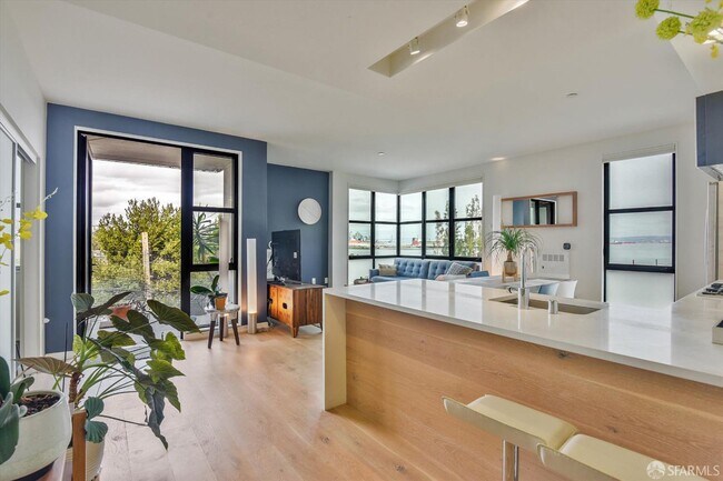 Foto del edificio - 451 Donahue St