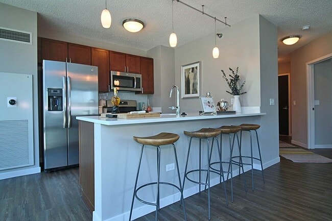 Photo - 396 E Ohio St Apartment