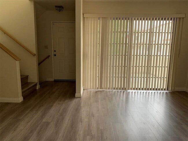 Building Photo - 2971 Plaza del Amo