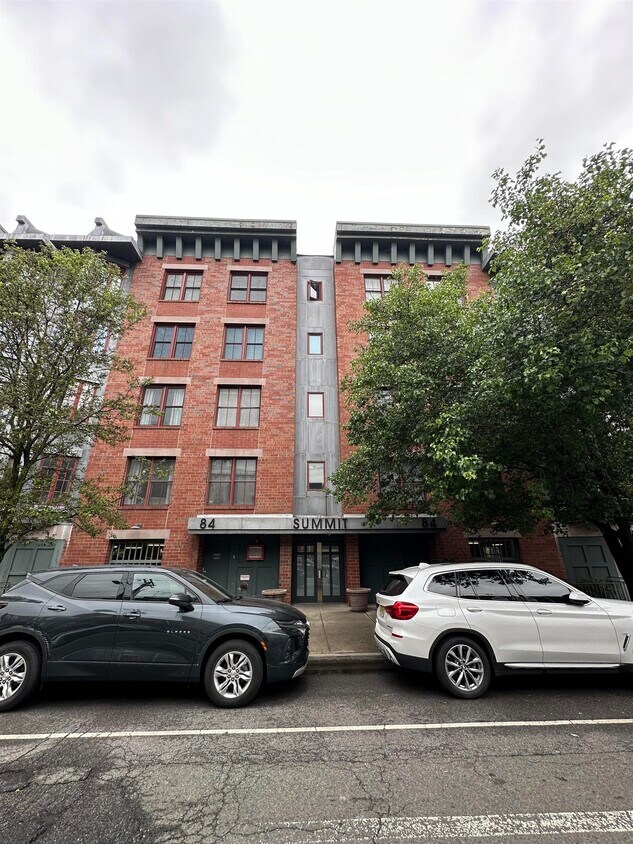 Primary Photo - 84 Adams St