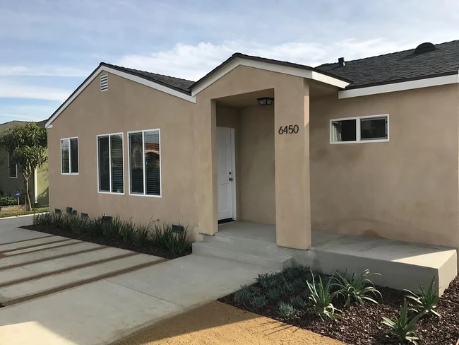 Building Photo - 6450 W 84th Pl