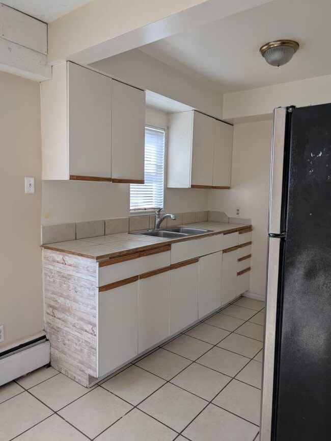 Building Photo - 12003 Edge St