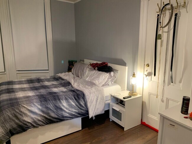 Building Photo - 50 46th St