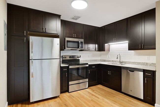 Building Photo - L and E Apartments