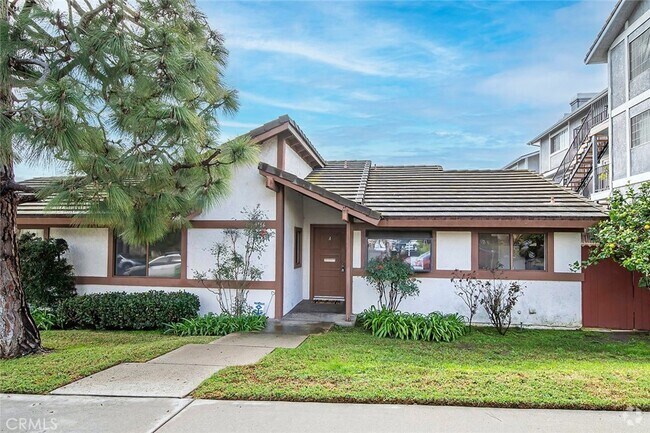 Building Photo - 5166 Dunbar Dr