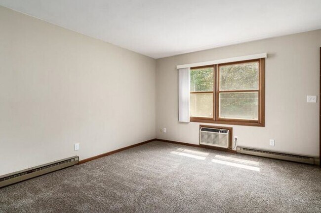 Building Photo - 150 Flintridge Dr
