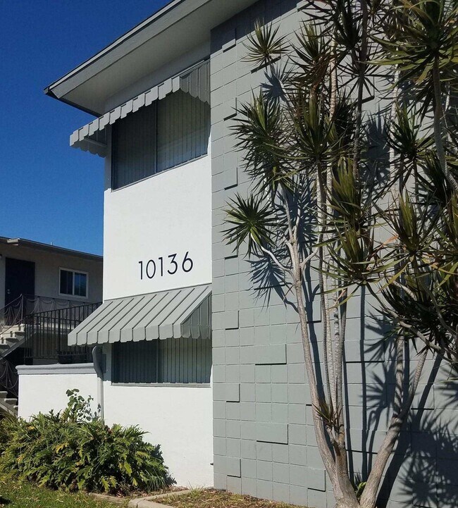 Building Photo - 10136 Scott Ave