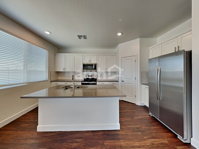 Building Photo - 8899 N 171st Drive
