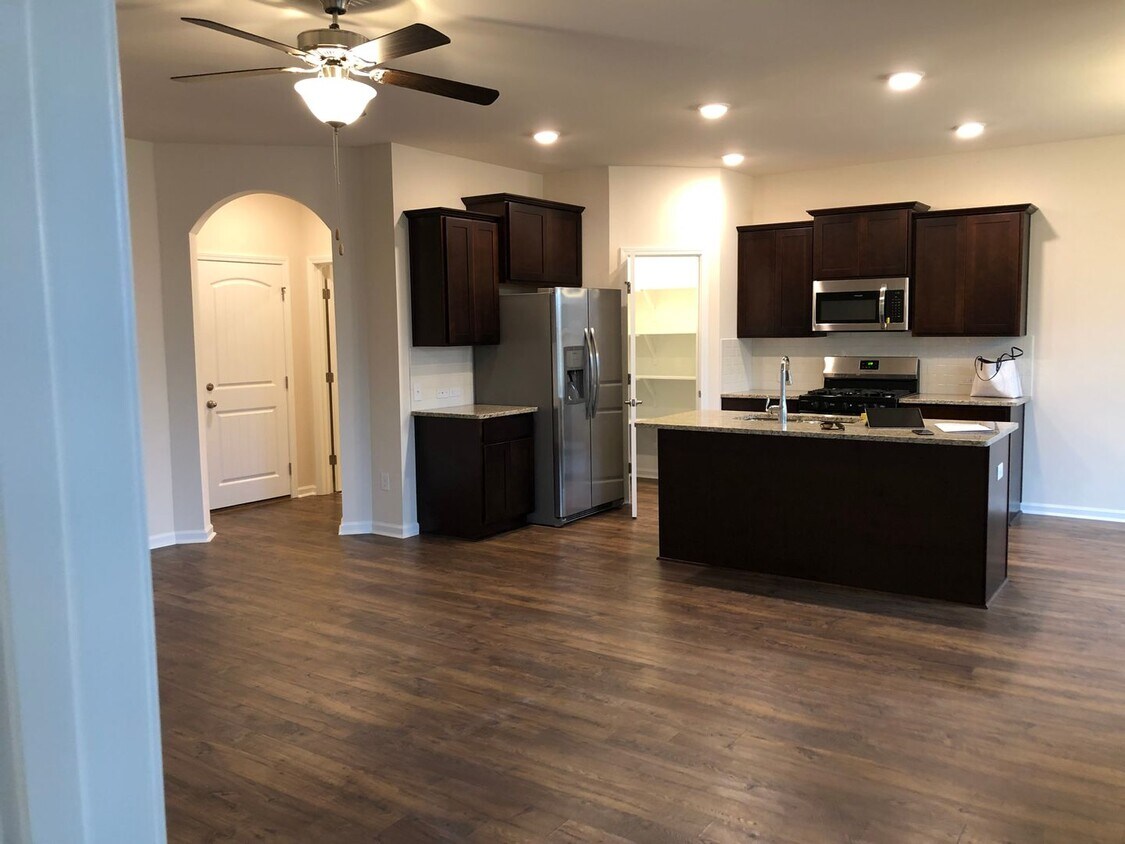 328 Fallon Dr, Sulphur, LA 70665 House Rental in Sulphur, LA