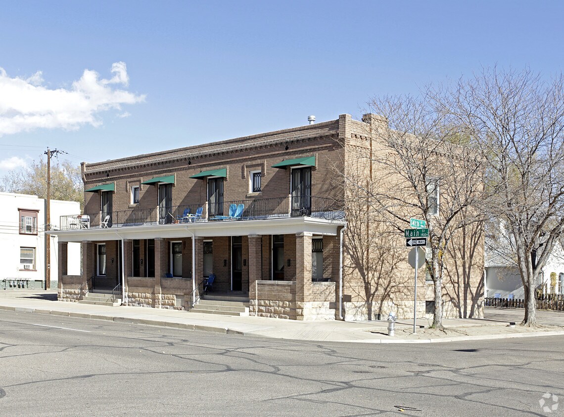 Primary Photo - 1402 N Main St