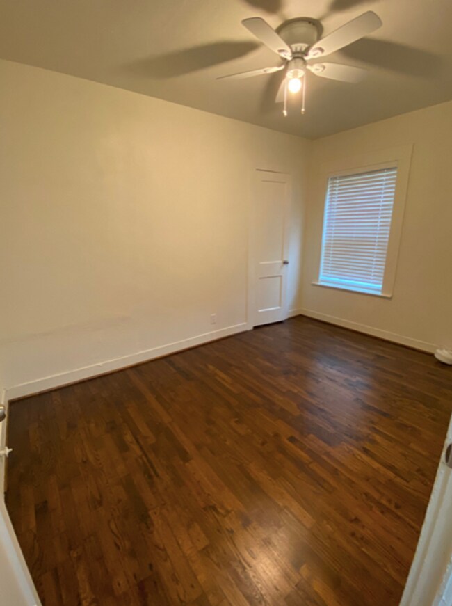Foto del edificio - Cute 2 bed/1 bath House Steps Away from Park