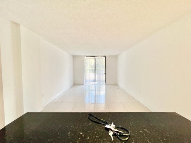 Foto del edificio - 16950 W Dixie Hwy