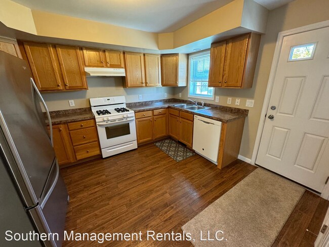 Foto del edificio - 2 br, 1.5 bath House - 48 N Main St. unit A