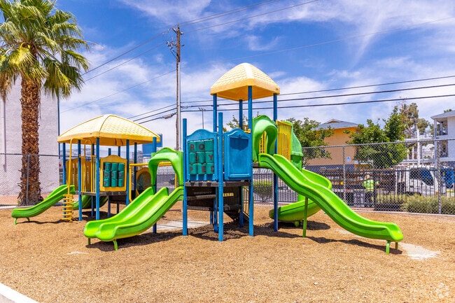 ¡Área de juegos para niños - Villas at Desert Pointe