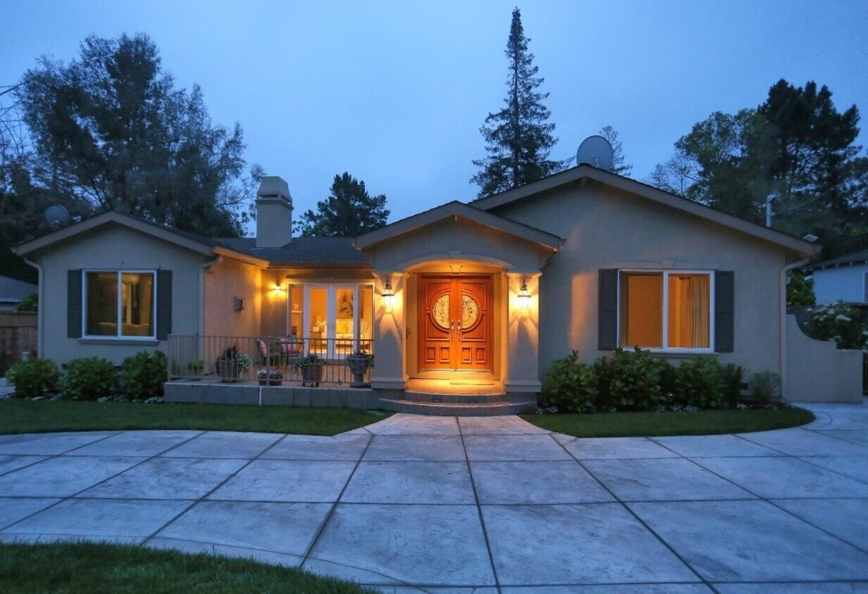 Fabulous updated, fresh and light. Los Al... - Fabulous updated, fresh and light.  Los Al...
