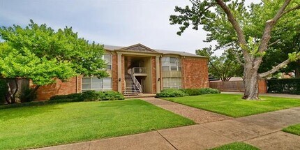 Building Photo - 4818 Cole Ave