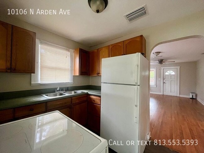 Building Photo - 10106 N Arden Ave