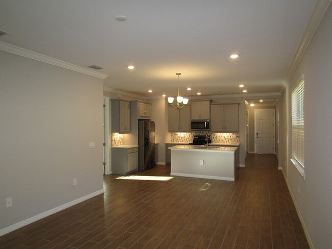 Building Photo - 148 Soliera St