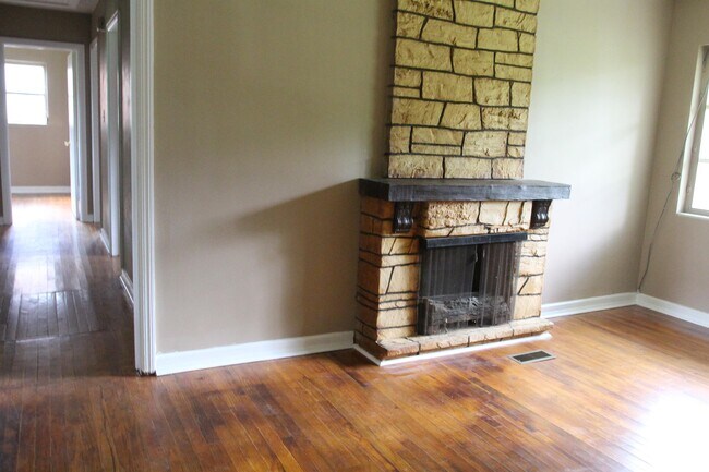 Foto del edificio - 103 S Shadowlawn Dr