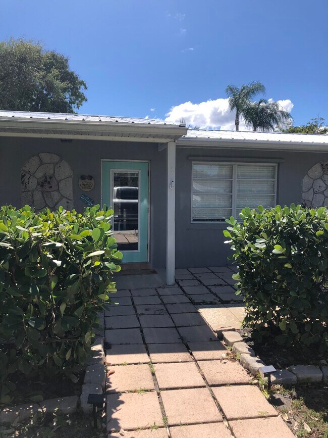 Foto del edificio - 1480 E 13th St