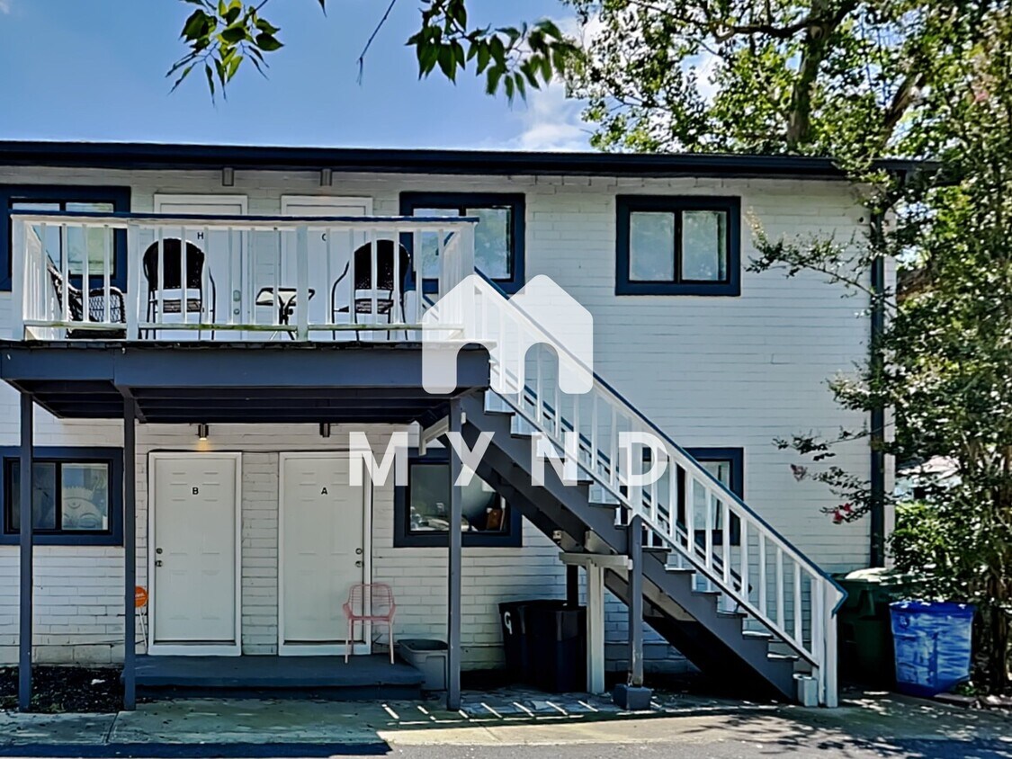 Foto principal - 379 Elm St NW Unit G