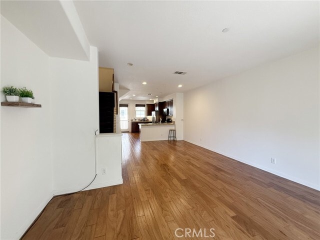 Building Photo - 424 Silk Tree
