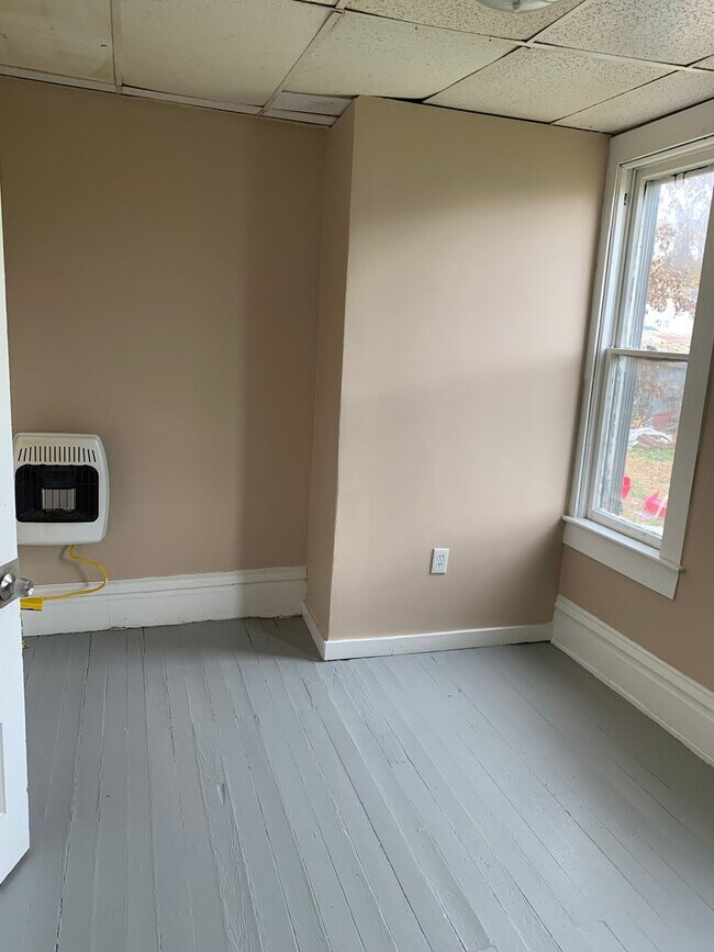 1500 Covert St Unit 15001, Parkersburg, WV 26101 Room for Rent in