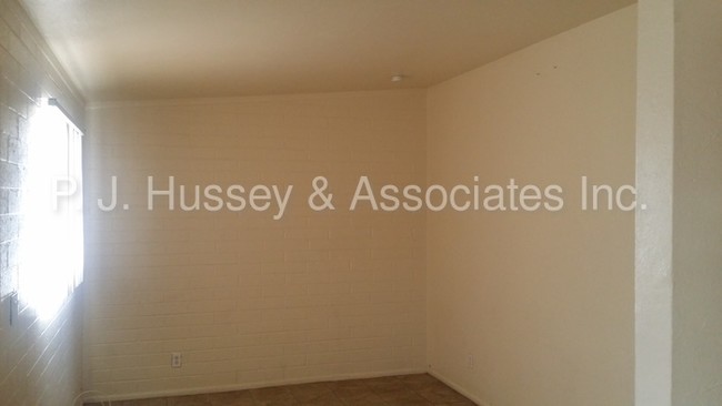 Building Photo - 5640 S Montezuma St