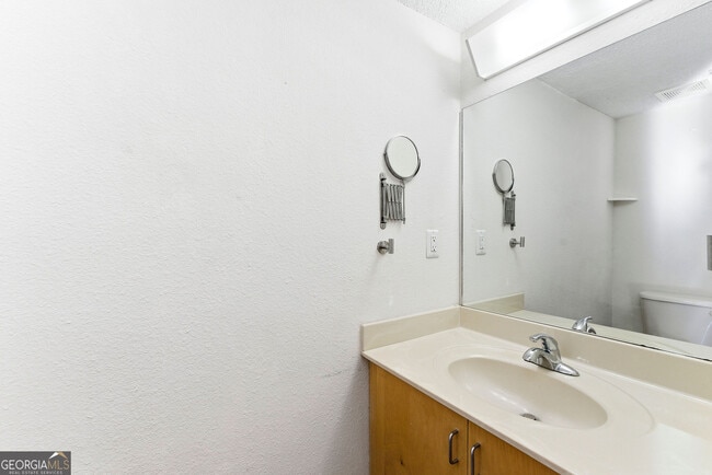 Foto del edificio - 387 Ralph McGill Blvd NE