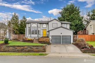 Building Photo - 1423 85th Dr NE